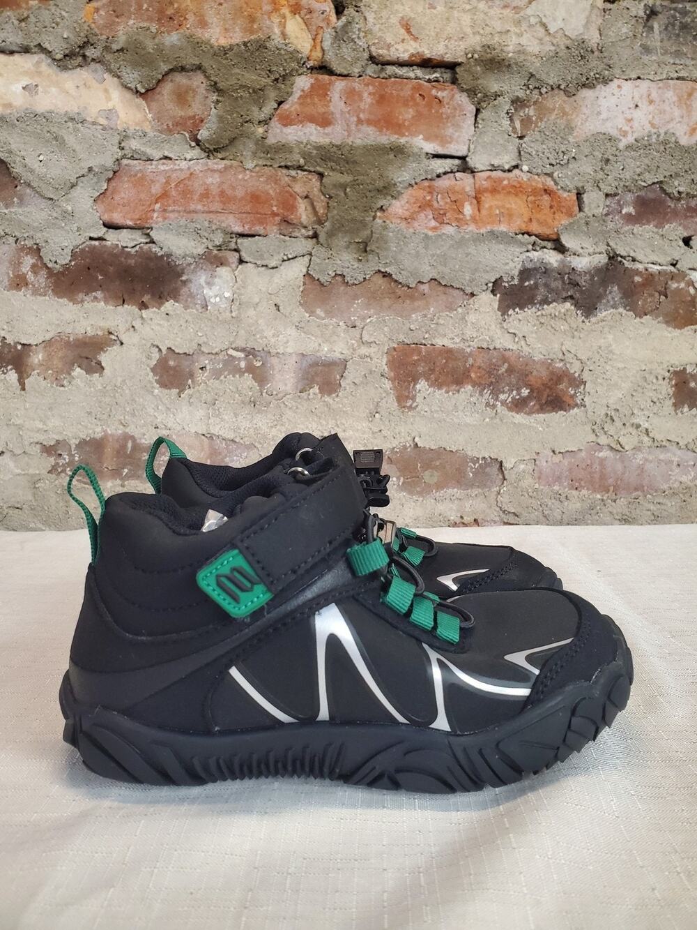 Kids Sneakers Shoes Boots US 12 Black Green Slip On Adjustable Strap Barefoot